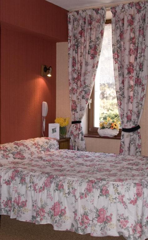 Au Parfum Des Bois Hotel Saint-Cirgues-en-Montagne Room photo