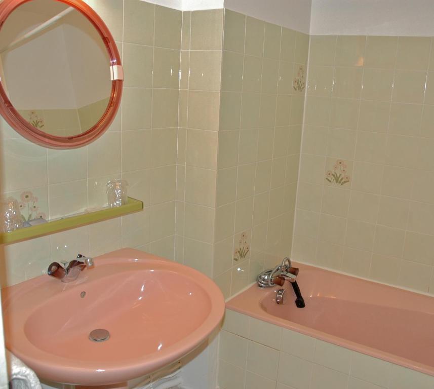 Au Parfum Des Bois Hotel Saint-Cirgues-en-Montagne Room photo