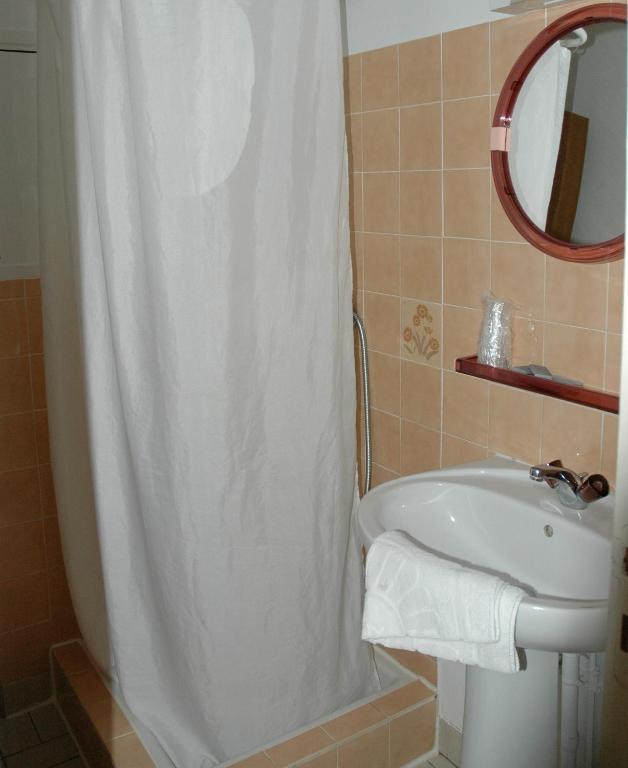 Au Parfum Des Bois Hotel Saint-Cirgues-en-Montagne Room photo